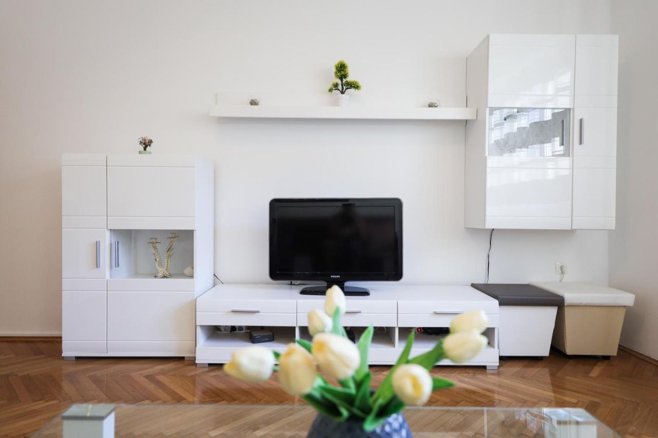 Zara City Center Appartement Buitenkant foto