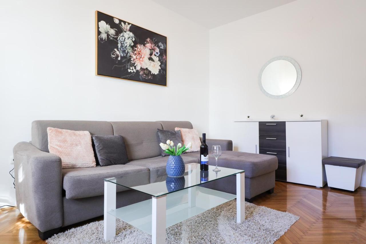 Zara City Center Appartement Buitenkant foto