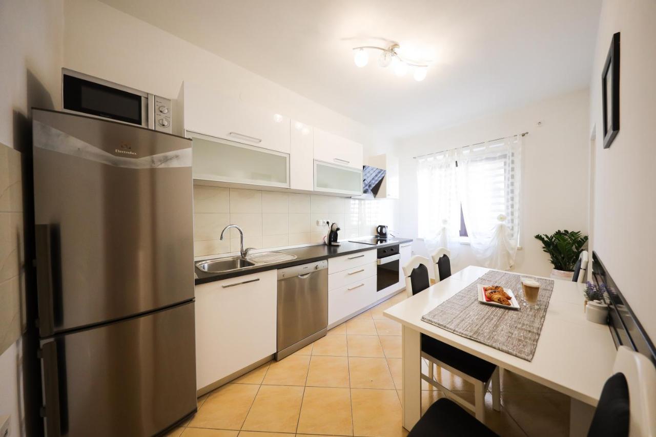 Zara City Center Appartement Buitenkant foto