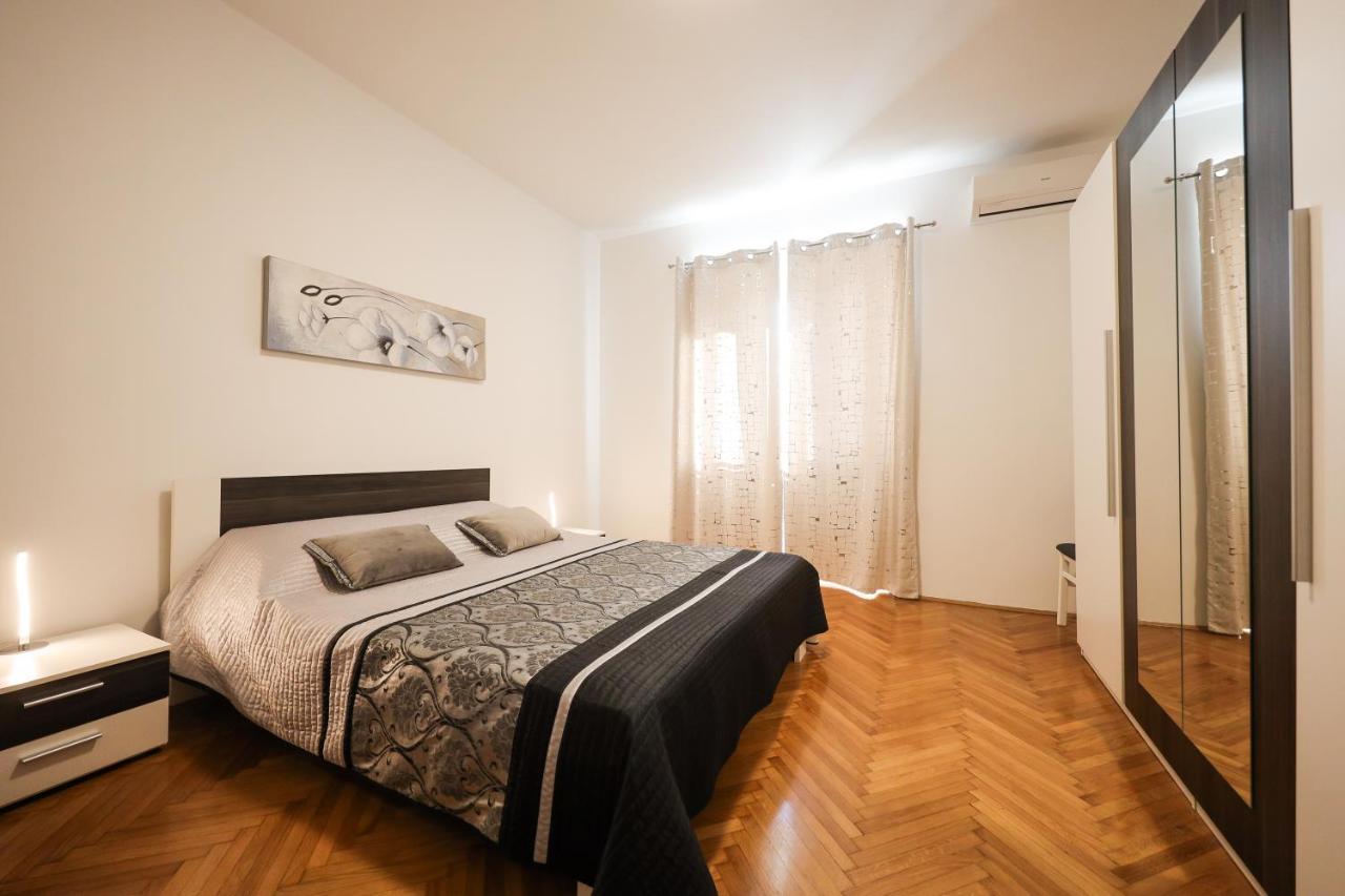 Zara City Center Appartement Buitenkant foto